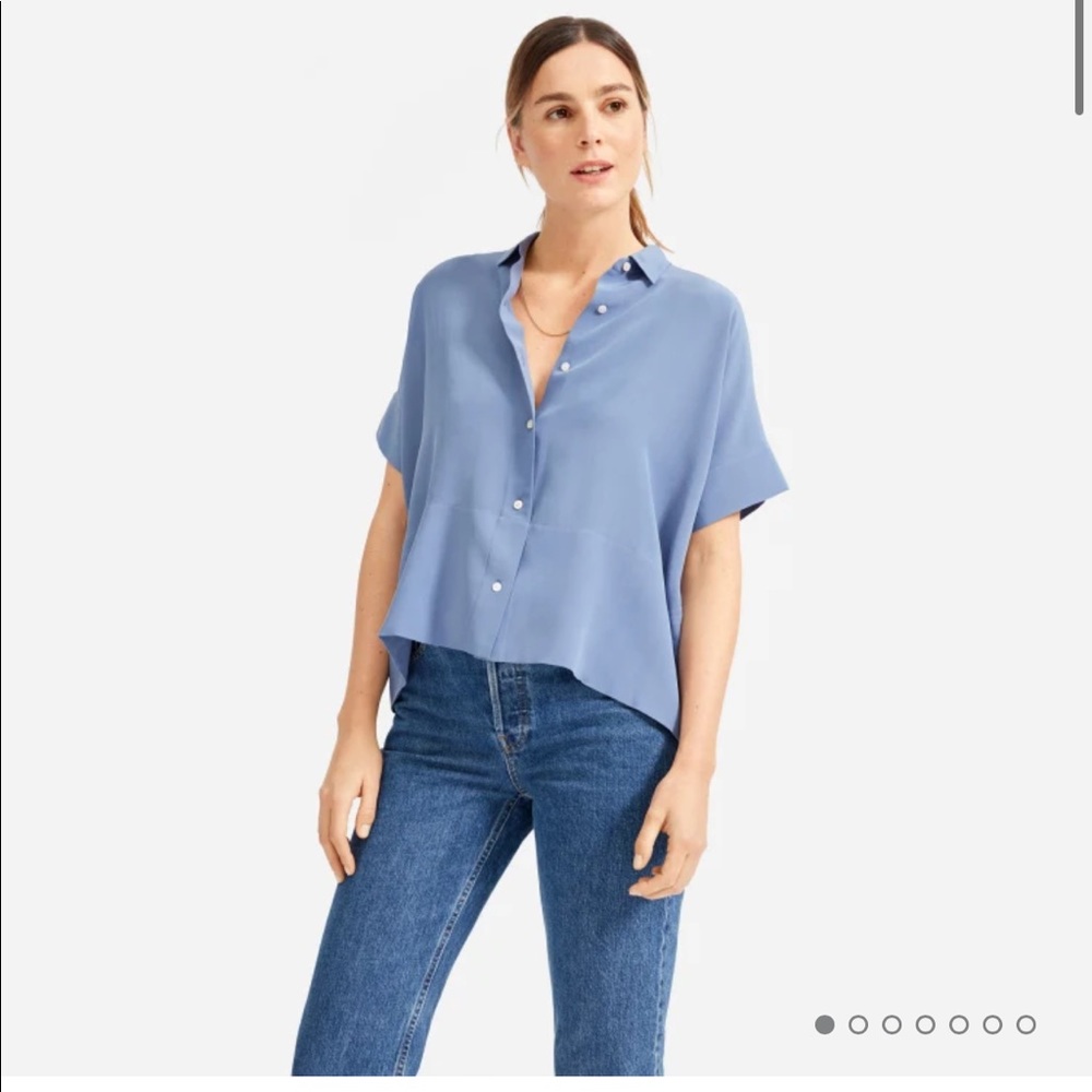 {Everlane} 🔷 The clean silk short-sleeve square shirt